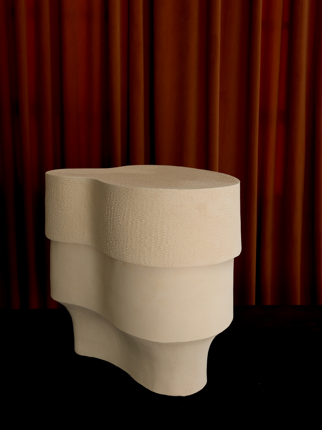 01. CAVUS SIDE TABLE 03