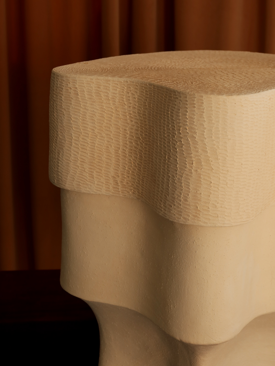 02. CAVUS SIDE TABLE 02