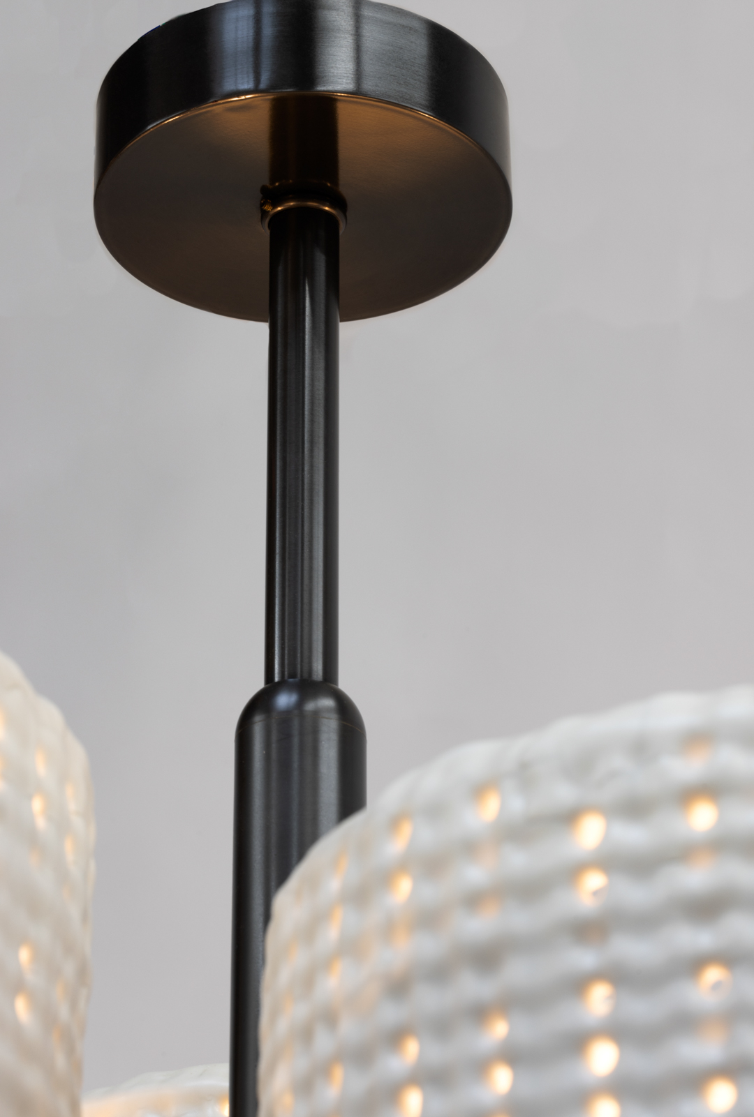Scott-Daniel-Design_Ceramic-Lopez-Chandelier(x5)-31x42x34_WW_Blk_Elwood_06