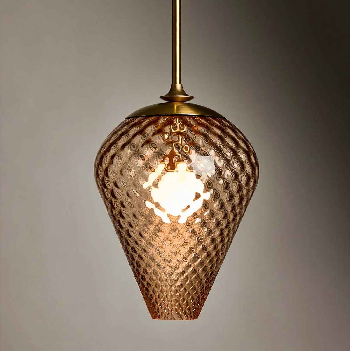 R HPendant P1 PeachTulip Web Size 2024 1 52fc4504 D549 437c Ac26 4b599fc833b7