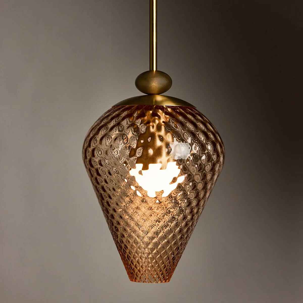 R HPendant P3 PeachTulip Web Size 2024 1 Cac6b3d7 73d6 40aa 8996 Bcd5542e1210