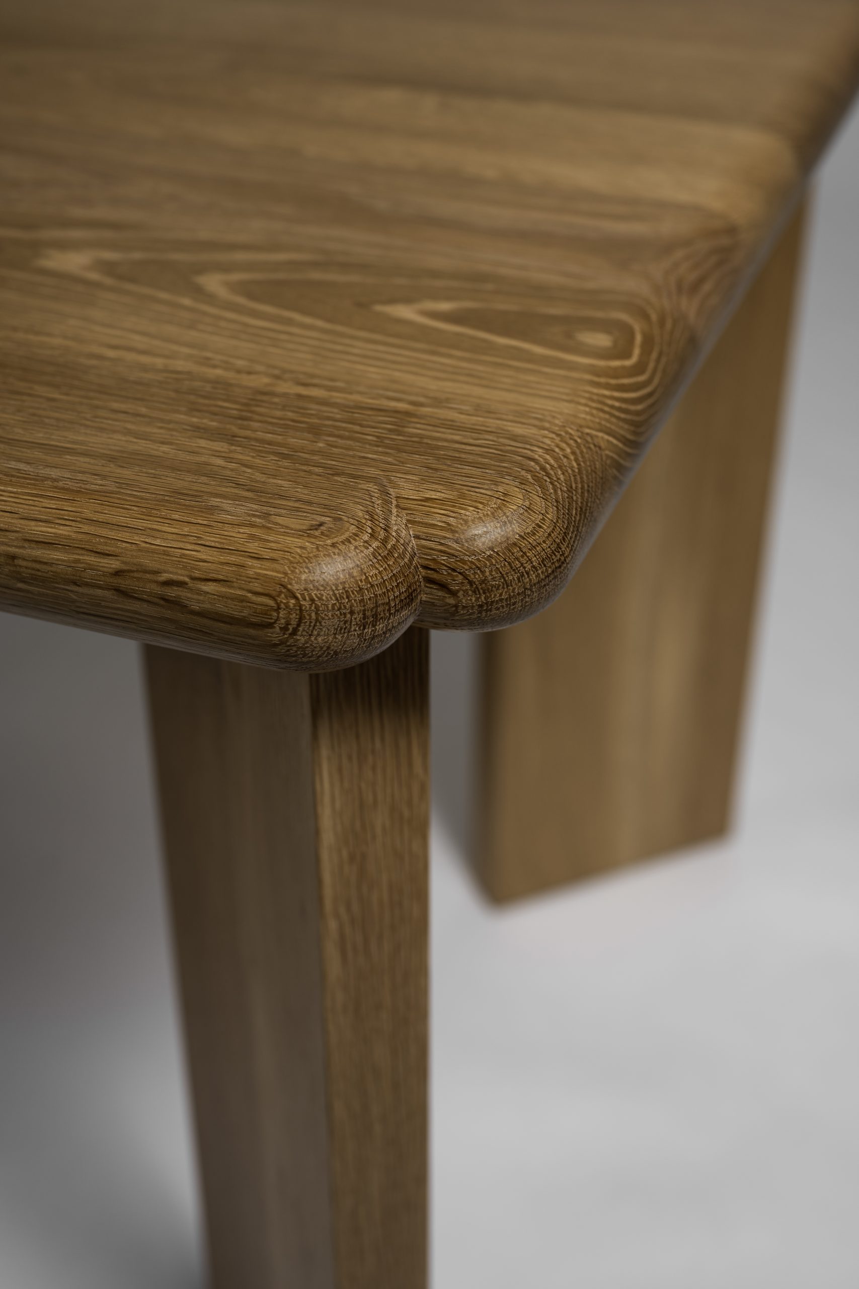 MONR TABL 63X38 039 Scaled